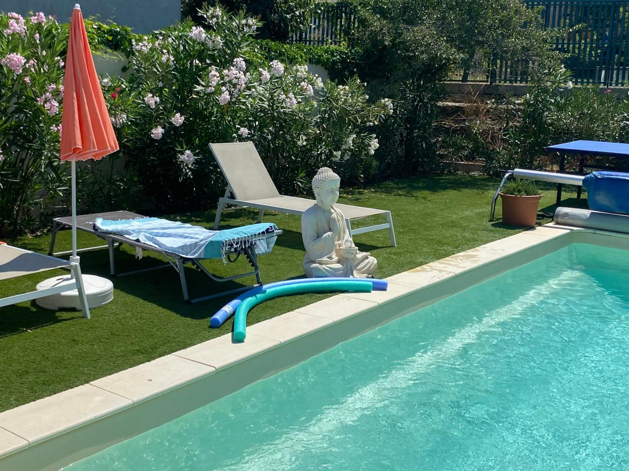 Gite Climatise Avec Piscine Sur Les Hauteurs De Bollène Eksteriør billede